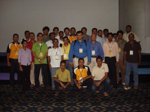 Members of the Sri Lanka SQL Server User Group posing together for a group photo